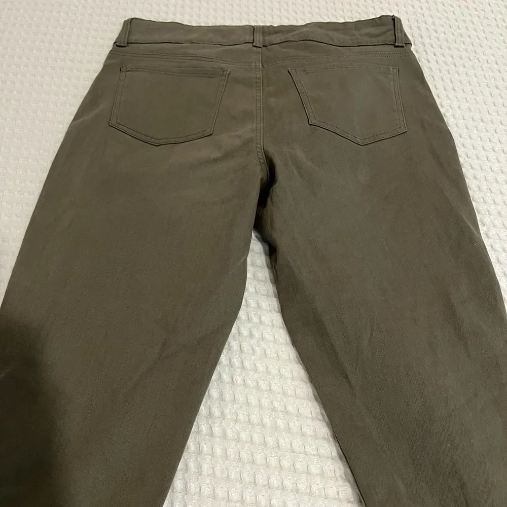 Style & Co Olive Capri Pants size 14